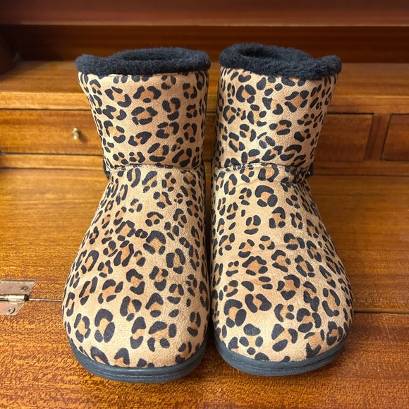 VIONIC Orthaheel  Boots Vanah Leopard Animal Print Size 6 Womens - Picture 9 of 12